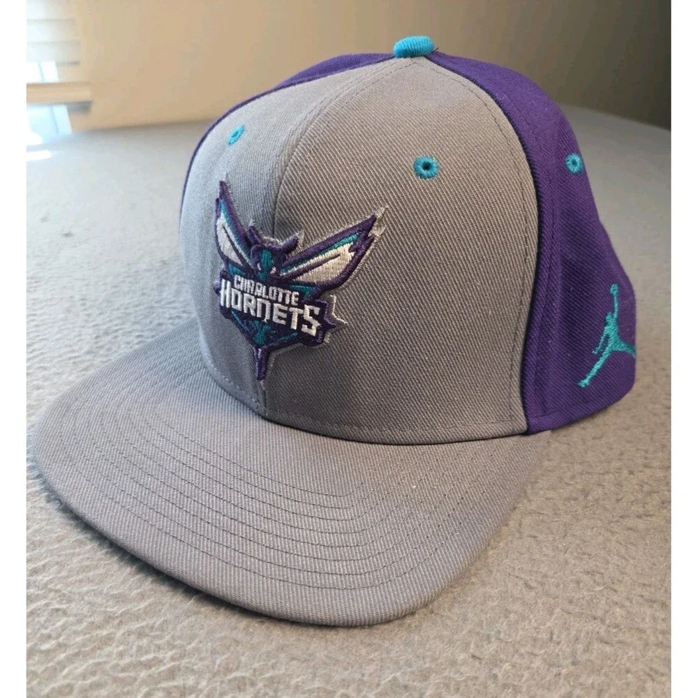 Air Jordan NBA Charlotte Hornets Pro Jumpman Snapback Hat Grey Purple Teal EUC